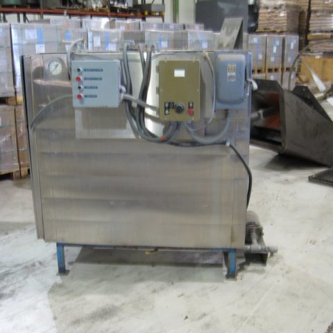 Heated DI water system