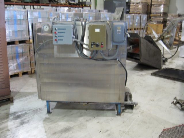 Heated DI water system